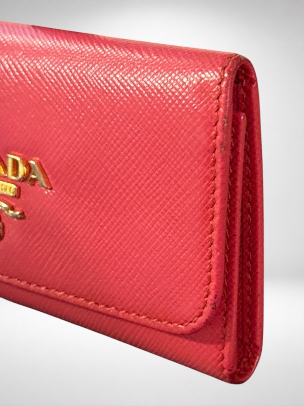 Prada 6 Key Holder Women’s Saffiano Leather Pink Snap Closure Gold Hardware - Picture 4 of 7